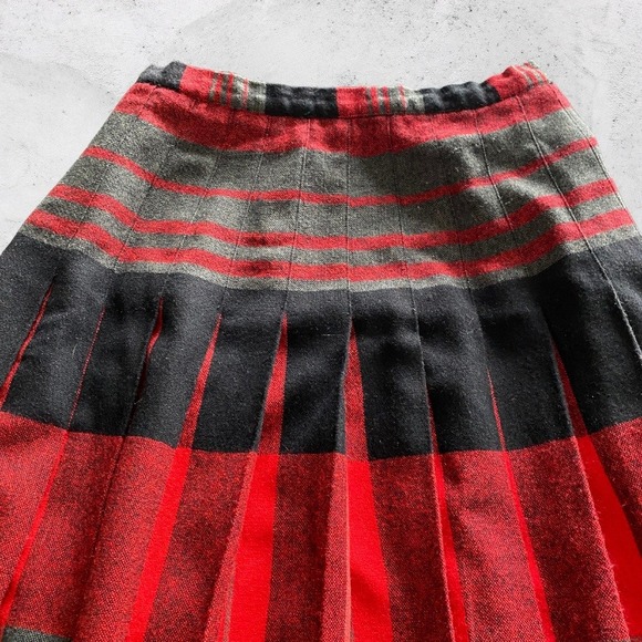 Vintage Wool Skirt Small Waist 26" Red Black Gray Pleated Academia 80s 90s - Picture 2 of 8